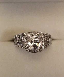 Amazon Collection Swarovski Zirconia Platinum Plated Sterling Silver Ring Sz 8 - Picture 1 of 10