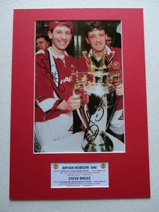 MANCHESTER UNITED BRYAN ROBSON & STEVE BRUCE HAND SIGNED PHOTO MOUNT DISPLAY-COA - Picture 1 of 7