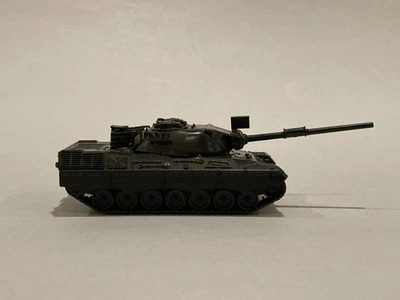Roco DBGM Minitanks German Leopard A2 Kampfpanzer, Maßstab HO / 1:87 - Bild 1 von 4