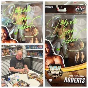 AUTOGRAPHED JAKE THE SNAKE ROBERTS CHASE ELITE LEGENDS FIGURE (GREY) - Picture 1 of 3