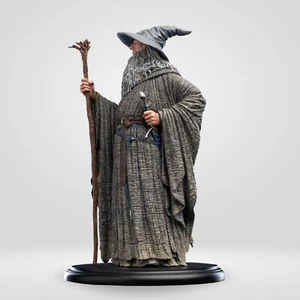 Estatua en miniatura de Gandalf el Mago Gris (El Señor de los Anillos) - Imagen 1 de 9