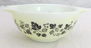 Pyrex Gooseberry 444 Four 4 Quart Butterfly Bowl - Picture 1 of 4