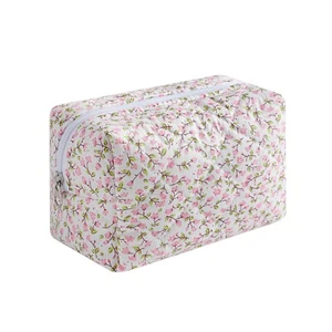 Cute Small Makeup Bag,Quilted Floral Cotton Cosmetic Pencil Pouch, Quilted Fl... - Picture 1 of 6