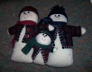 ADORABLE SNOW PEOPLE FAMILY-Cotton/Poly w/Poly Stuffing - 9x12  Inches 