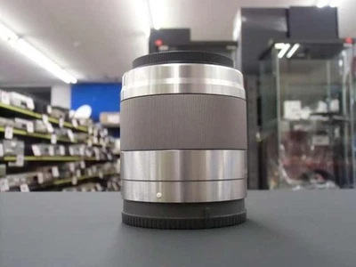 Lente principal gran angular Sony SEL50F18F para cámaras con montura E - Imagen 1 de 4