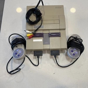 SNES Super Nintendo Entertainment System W 2 controllers untested Parts/repair  - Picture 1 of 9