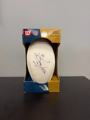 Fútbol americano oficial Wilson firmado por Marc Bulger St. Louis Rams sostiene aire Foto 1 de 4