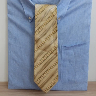 Vestido clásico de diseñador de seda a rayas geográficas amarillo RENOMA Paris con corbata para hombre JAPÓN Foto 1 de 4