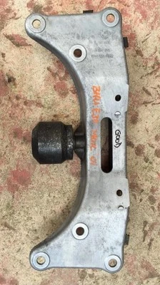 BMW E38 740IL OEM TRANNY TRANSMISSION CROSSMEMBER SUPPORT BRACKET, 1 094 779 - Image 1 of 2