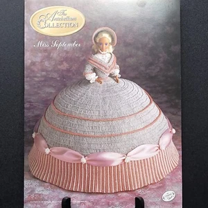Folleto con patrón de vestido de ganchillo Miss Septiembre colección antes de la guerra de Annies - Imagen 1 de 3
