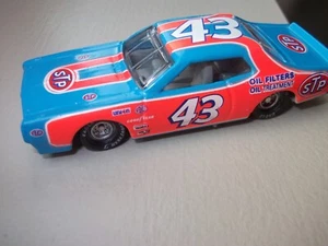 RACING CHAMPIONS RICHARD PETTY 1974 STP WINSTON CUP CHAMPIONSHIP DODGE 1/64 - Picture 1 of 12