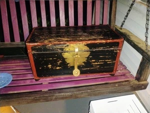 Chinese Antique Trunk - Picture 1 of 4