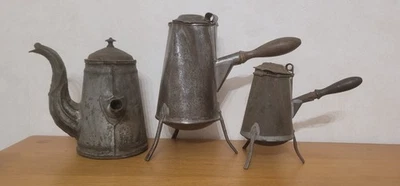 Lot 3 ancienne chocolatière métal fer bois / chocolat théière cafetière thé café - Photo 1/4