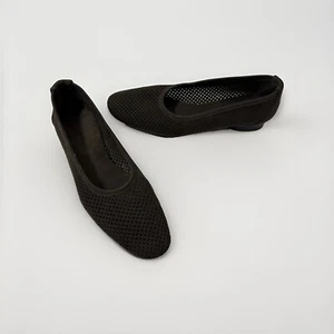 Stuart Weitzman 6,5 Nicco perforierte Ultrasuede Slipper Ballerinas braun 215 $ - Bild 1 von 10