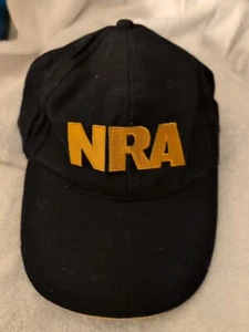 Gorra NRA ajustable bandera negra en la espalda - Imagen 1 de 4