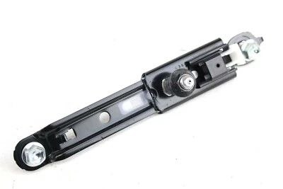 Ajuste del cinturón de seguridad delantero izquierdo o derecho Toyota Sienna 2011-2015 Foto 1 de 4