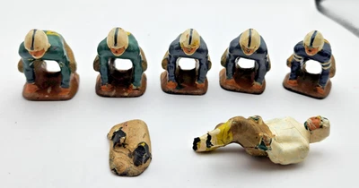 Винтажный 1930-х Auburn резиновый футболисты лот из 6 смешанных цветов униформы - Изображение 1 из 4