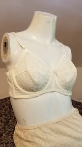 Vintage White Bali Snow Flake Bow Bra Snowflake Lace Underwire Bra 34B ILGWU - Picture 1 of 14