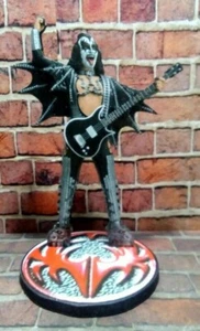 KISS - GENE SIMMONS - FIGURE - 20 cm fiberboard - Argentina - Picture 1 of 1