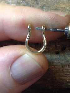 NAUTICAL/CONSTRUCTION 14KT YELLOW GOLD SOLID SHACKLE EARRING - 1/2" (13mm) - Picture 1 of 3