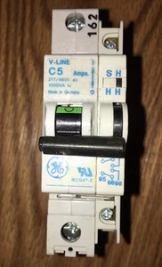 GE V07105 V-Line C5 277V Circuit Breaker with V/099-900104 Auxillary Contact - Picture 1 of 3