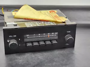 1985 86 FORD ESCORT EXP MERCURY LYNX PUSHBUTTON AM RADIO E67F-18806-AA UNTESTED - Picture 1 of 7