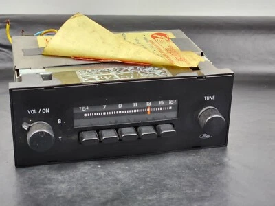 1985 86 FORD ESCORT EXP MERCURY LYNX PUSHBUTTON AM RADIO E67F-18806-AA  UNTESTED - Image 1 of 4