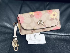 NEW Coach Sunglass Case In Signature Canvas With Floral Cluster Print CH851 - Picture 1 of 11