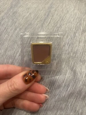 Sombra de ojos Hourglass Curator a la sombra GEMA (SATINADO) 0,03 oz. / 1g. Foto 1 de 4