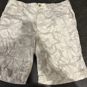 Tommy Hilfiger Shorts Mens 40 khaki Floral golf short Classic Hawaiian chino - Picture 1 of 5