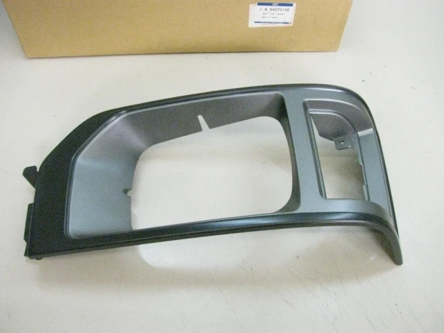 ORIGINAL GM ISUZU Fargo 1980-1995 Blende Scheinwerfer LINKS 94275192 NEU - Bild 1 von 1