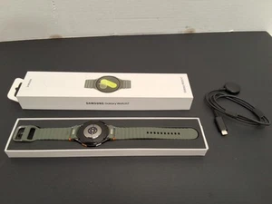 Samsung Galaxy Watch 7 (Wifi + LTE) 44mm Green Green Sport Band - Zdjęcie 1 z 13