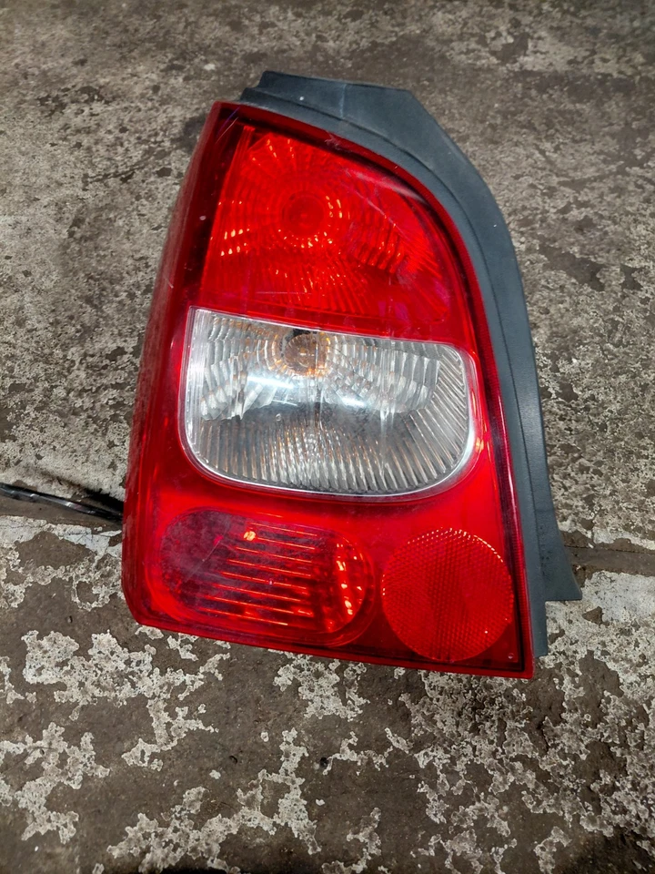 Feu Arrière Gauche Twingo 2 Phase 1 E/REN32 - Photo 1/2