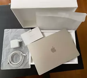 MacBook Air M2 15" 24Gb RAM 512Gb SSD (2023) - Galassia (Starlight) - Afbeelding 1 van 11