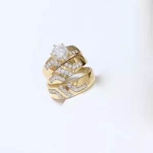 Juego de anillos de compromiso de novia trío enchapado en amarillo de 18 quilates con diamantes creados en laboratorio - Imagen 1 de 3