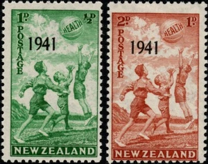 New Zealand 1941 BEACHBALL HEALTH "1941" overprint (2) Unhinged Mint SG 632-3 - Picture 1 of 1