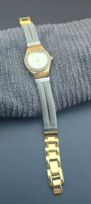 Reloj Gloria Vanderbilt 62554GVT Bisel Cristal Funciona Batería Nueva Foto 1 de 4