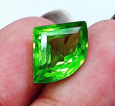 Lose Edelsteine Natürlicher Peridot 8,75 Ct Fancy Form Zertifiziert - Bild 1 von 4