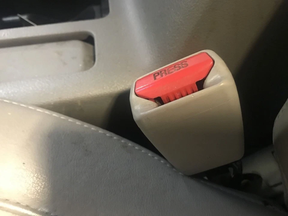 Seat Belt Front Bucket Driver Buckle Fits 04-08 MAXIMA 2623744 Foto 1 de 1