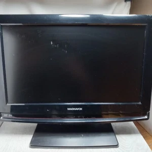 Magnavox LCD HD TV Built-In DVD Player TV HDMI 19MD350B/F7 720p See Description - Picture 1 of 9