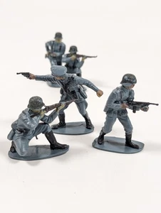 25 Plastic Toy Soldiers Modern German Paratroopers 1/32 Scale ( Airfix Perhaps) - Picture 1 of 17