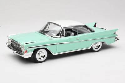 92738-R1 DeSoto Adventurer Green Road Signature 1:18 - Immagine 1 di 4