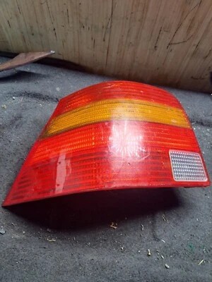 Luz trasera luz freno izquierda VW2* Volkswagen Golf 4 año 2001 37750719 Foto 1 de 4