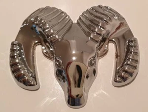 3D Calidad Metal Cabra Oveja Cuerno Cabeza Coche Styling Sticker Badge - Plata - Imagen 1 de 3