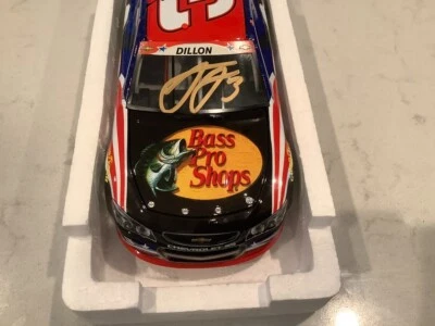 CHEVY SS BASS PRO NRA MUSEUM DIECAST Y TARJETA AUTOGRAFIADA POR AUSTIN DILLON 2014 Foto 1 de 4