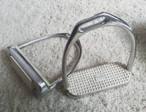 Stubben Knife Edge Stainless Steel Stirrups - 4 3/4 Inch (EU 52) - Picture 1 of 11
