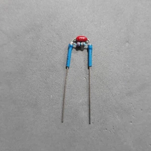 Condensador AXIAL TREBLE BLEED KING MICRO "PONY" 470pF, resistencia de película de carbono 220K - Imagen 1 de 2