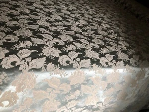 Grandissimo copriletto di broccato antico verde - Foto 1 di 8