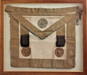Antique Master Apron, Framed In A Wooden Frame (Museum Object) - Picture 1 of 2