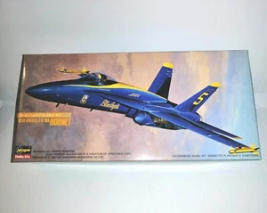 HASEGAWA 1/72 BLUE ANGELS F/A 18A HORNET REF.812  KIT MONTAGGIO - Foto 1 di 3